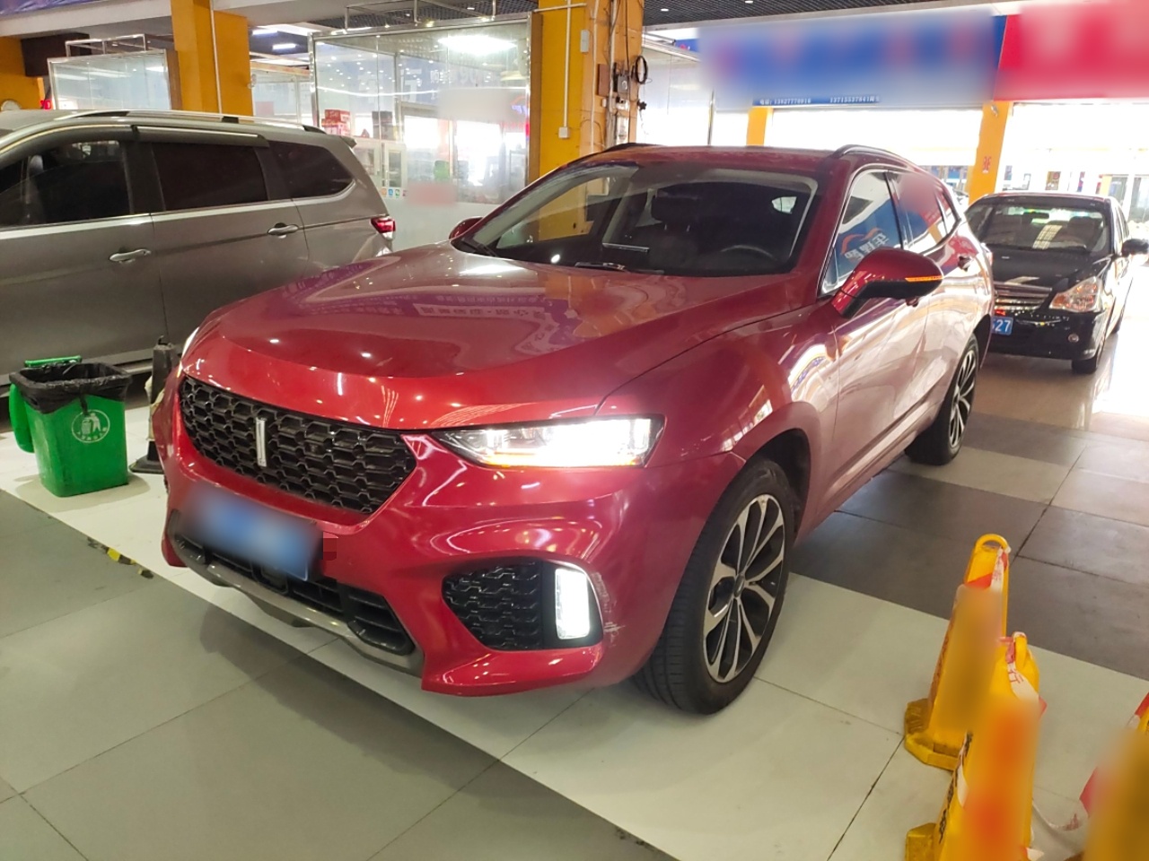 Под передней частью автомобиля