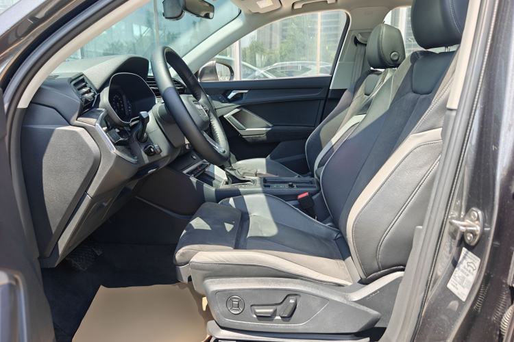 Used Audi Q3 2019 35 TFSI Advanced Dynamic Edition
