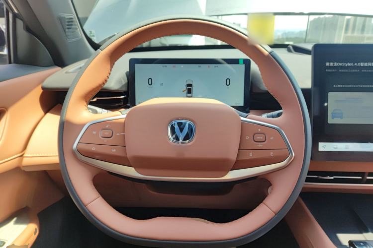 Used CHANGAN UNI-Z New Energy 2025 Model, Smart New Blue Whale 125km Battleship+ Version Steering Wheel