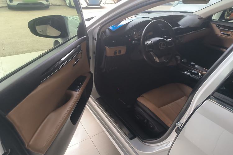 Used Lexus ES 2016 250 Midnight Special Limited Edition Driver Seat