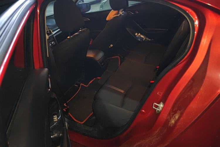 Used Mazda 3 Axela 2017 Sedan 1.5L Automatic Luxury Model Emission Standard China V
