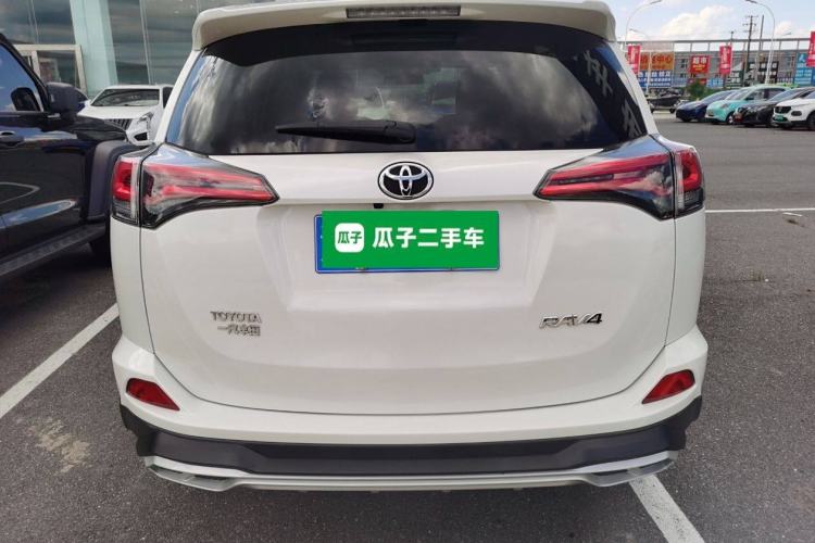 Used Toyota RAV4 2018 2.0L CVT Two-Wheel Drive Fashion X Edition
