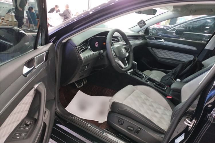 Used Volkswagen Magotan 2023 2 Million Units Limited Edition 330TSI DSG Leading Version Driver Seat