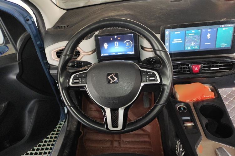 Used SOL E10X 2021 302 km Range Luxury Version 30.2 kWh Steering Wheel