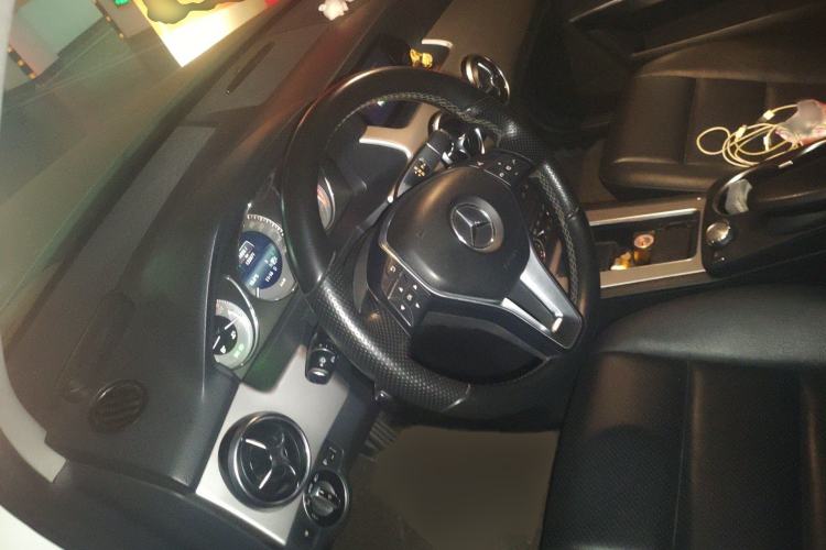 Used Mercedes-Benz GLK-Class 2013 GLK 300 4MATIC Dynamic Sunroof Model Steering Wheel