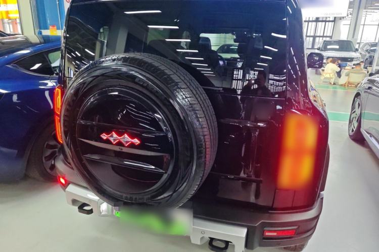 Used Formula Leopard Leopard 5 2023 Navigator Edition
