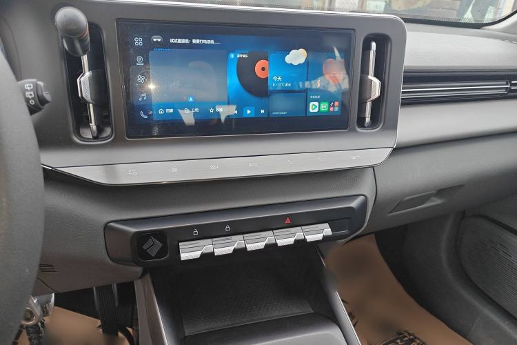 Used Baojun RC-5 2020 RC-5W 1.5L Manual Zhizhao Elite Edition
