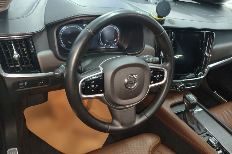 Used Volvo V90 2017 Cross Country T5 AWD Prestige Edition