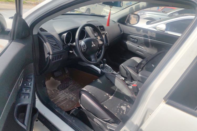 Used Mitsubishi ASX 2013 2.0L CVT Two-Wheel Drive Elite Edition Left Front Seat