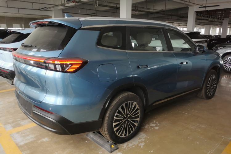 Used Chery Tiggo 8 PLUS C-DM 2025 1.5T 116 km Prestige Version 5 Seats
