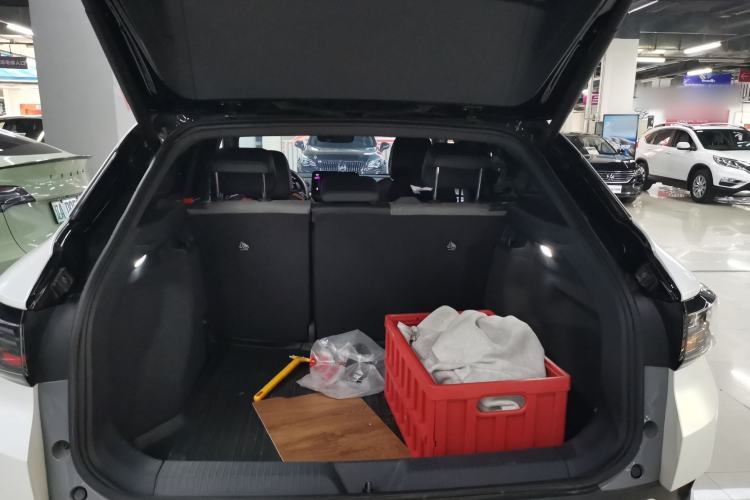 Used Volkswagen ID.4 CROZZ 2021 Long-Range PRO Two-Wheel Drive Version Trunk