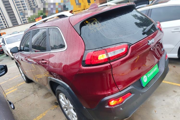 Used Jeep Cherokee 2016 2.4L Leading Edition
