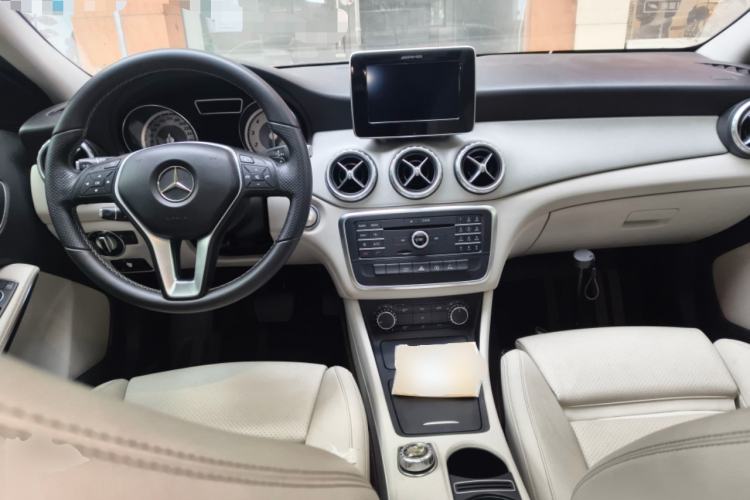 Used Mercedes-Benz GLA 2016 GLA 200 Sport Edition Center Console