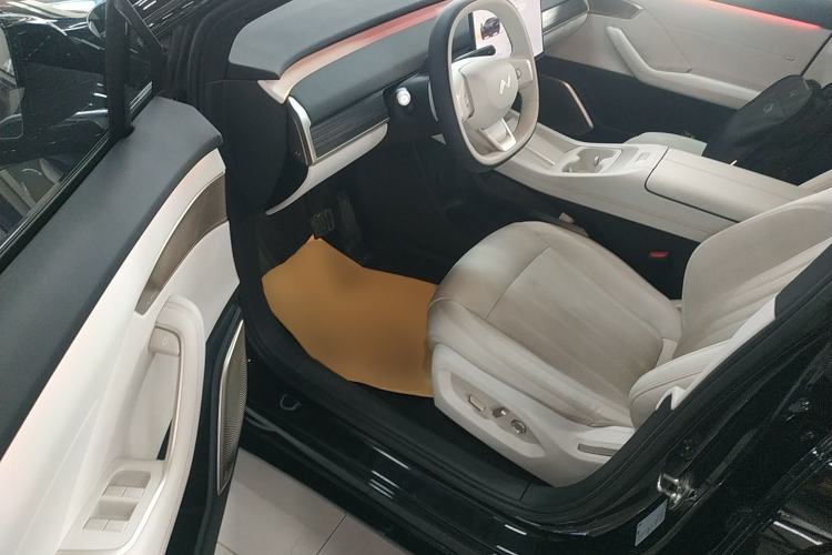 Used ONVO L60 2024 60 kWh Rear-Drive Version