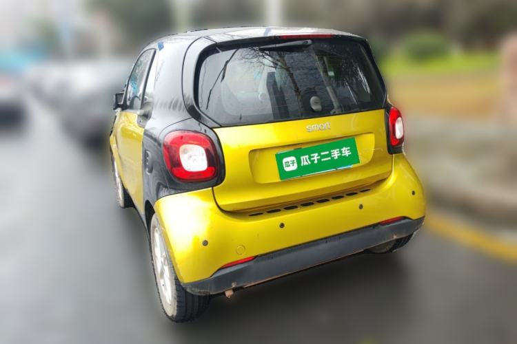 Used smart fortwo 2015 1.0L 52 kW hardtop Dynamic version