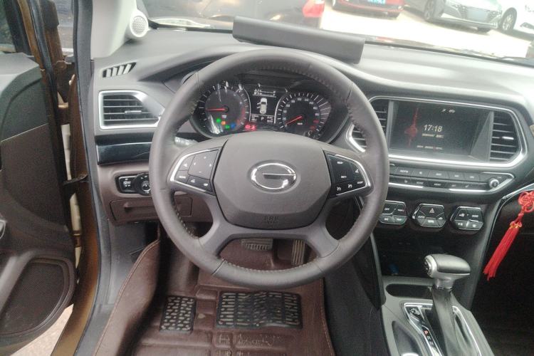 Used GAC Trumpchi GS4 2017 235T Automatic Two-Wheel Drive Luxury Smart Connectivity Version Steering Wheel