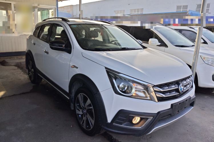 Used Venucia T70X 2016 2.0L CVT SmartFun Sport Edition