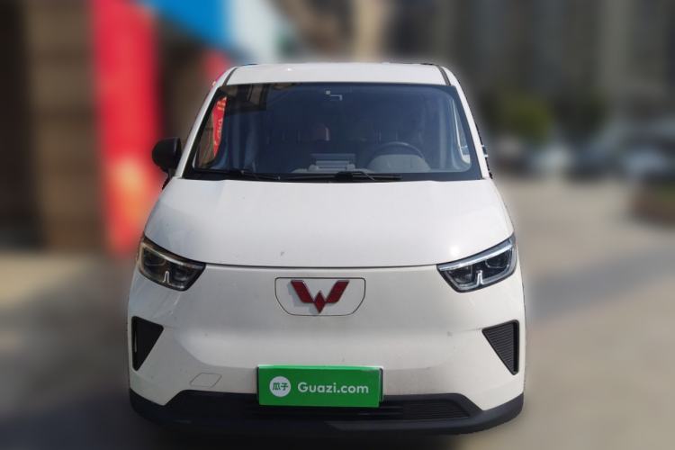 Used Wuling Yangguang 2024 300KM Comfort Version Passenger Van 75kW