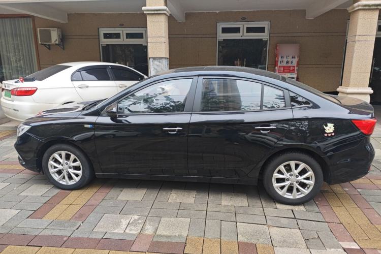 Used Roewe i5 2019 1.5L Automatic 4G Connected Langyue Edition
