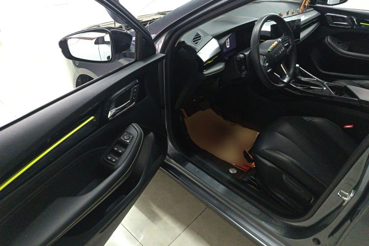 Used Roewe i5 2021 1.5L CVT Diamond Edition
