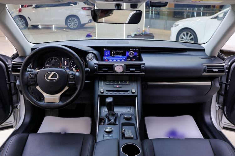 Used Lexus IS 2017 300 FENGSHANG Edition
