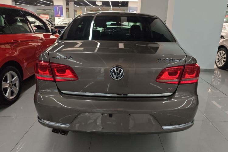 Used Volkswagen Magotan 2016 2.0 TSI Luxury Comfort Version Rear