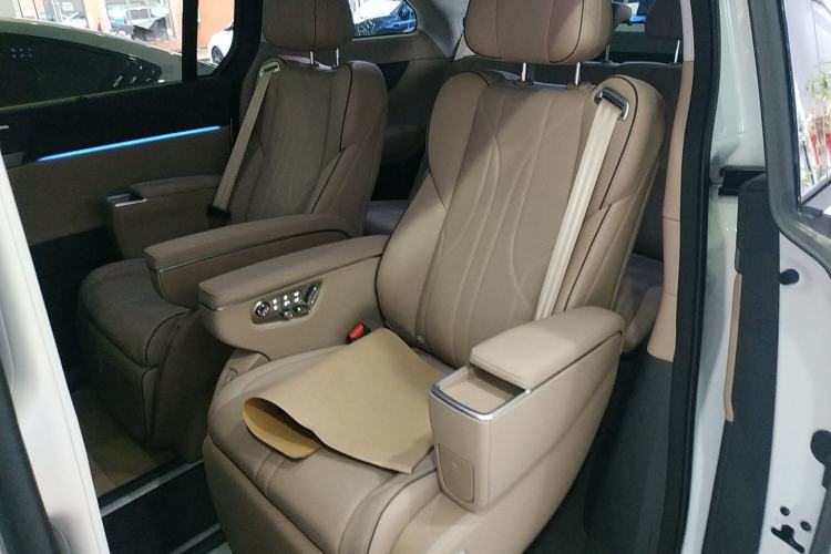 Used XPeng X9 2025 740 Ultra-Long Range Max Left Rear Seat