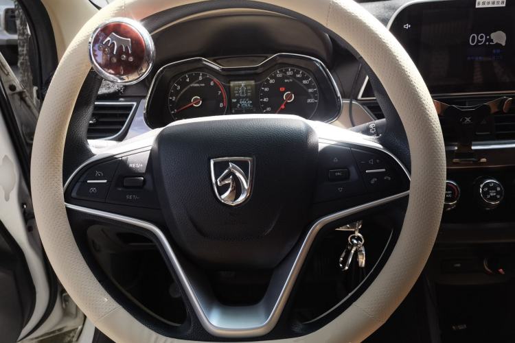 Used Baojun 310W 2017 1.5L Manual Fashion Model China V