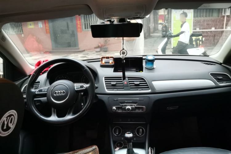 Used Audi Q3 2018 30th Anniversary Edition 30 TFSI Fashion Model Center Console