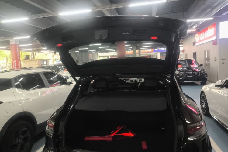 Used Porsche Macan 2018 Macan 2.0T Trunk