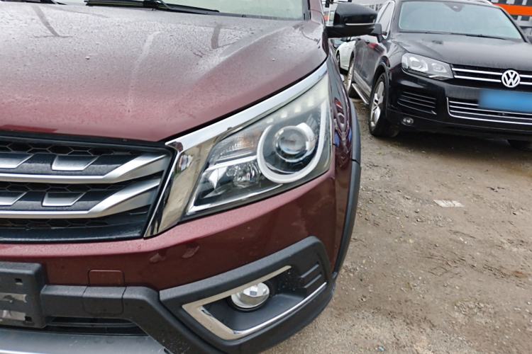 Used Venucia T70X 2016 2.0L CVT SmartFun Sport Edition
