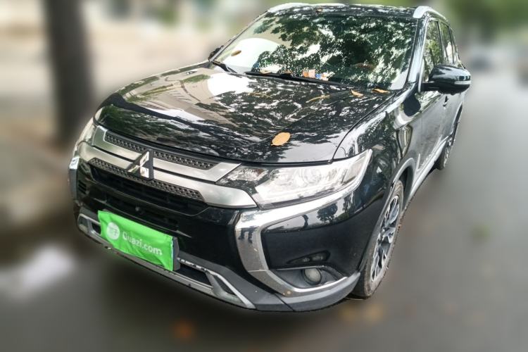 Used Mitsubishi Outlander 2019 2.0L Two-Wheel Drive Comfort Edition 7 Seats China V Emission Standard