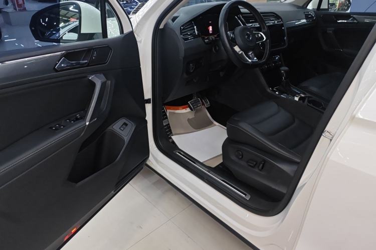 Used Volkswagen Tiguan L 2021 330TSI Automatic Two-Wheel Drive R-Line Enhanced Edition
