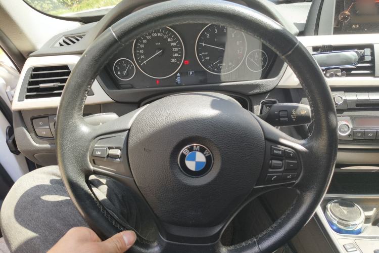 Used BMW 3 Series 2015 320Li Luxury Edition Fashion Model Steering Wheel