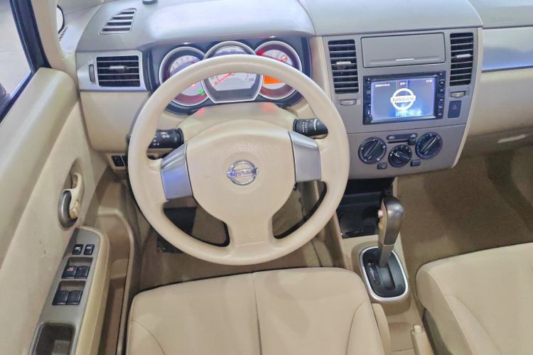 Used Nissan Tiida Sedan 2008 1.6L Automatic Fashion Edition Steering Wheel