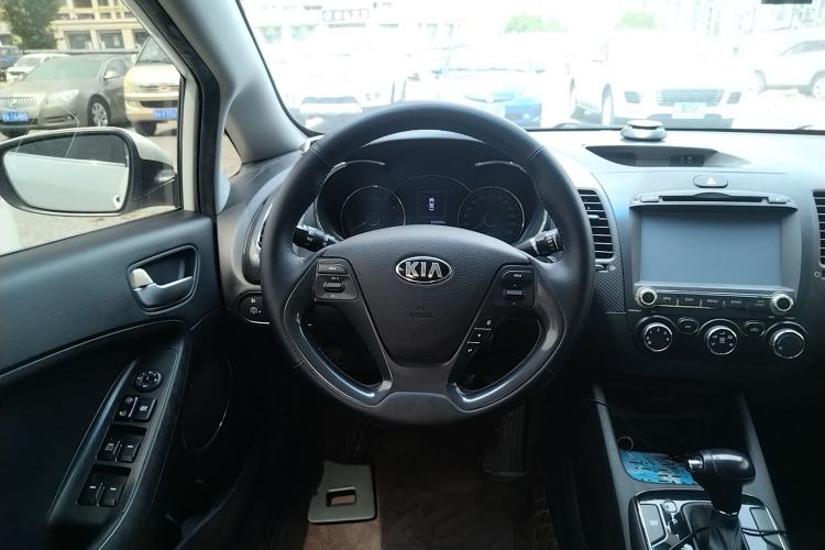 Used Kia K3 2016 1.6L Automatic GLS Steering Wheel