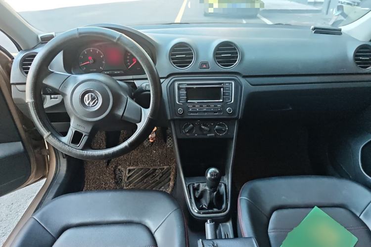 Used Volkswagen Jetta 2013 1.6L Manual Fashion Edition Center Console