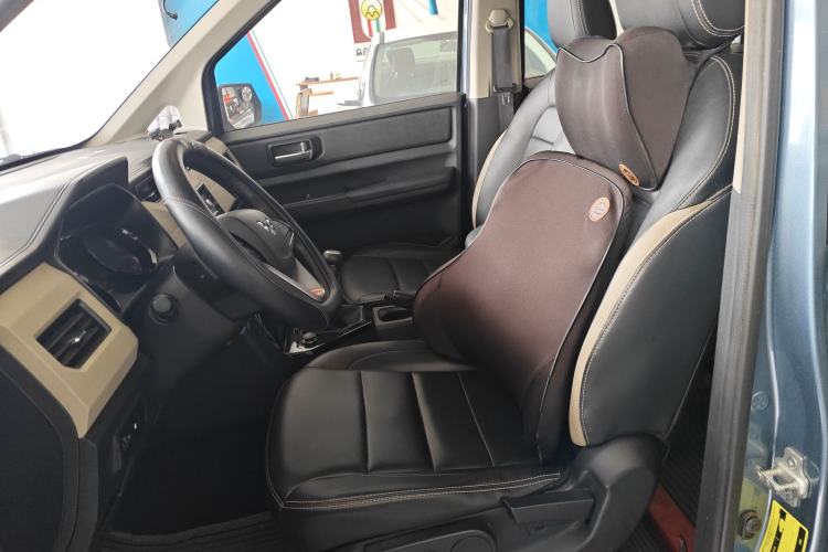 Used Wuling Hongguang PLUS 2019 1.5T Manual Luxury 7-Seater Left Front Seat