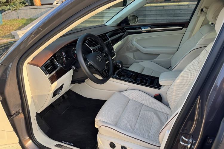 Used Volkswagen Phideon 2016 380TSI Two-Wheel-Drive Supreme Edition
