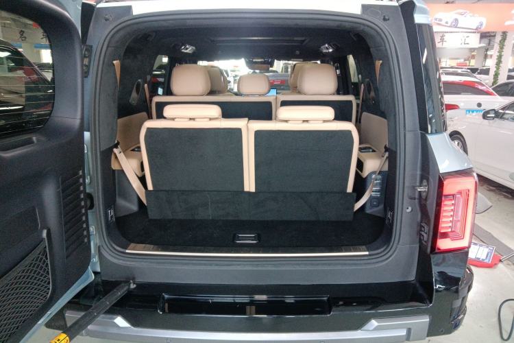 Used Formula Leopard 8 2025 Smart & Brave Flagship Edition 7 Seats Trunk