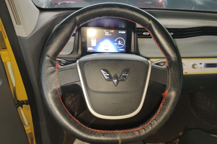 Used Wuling Hongguang MINIEV 2021 Macaron Fashion Model Lithium Iron Phosphate Steering Wheel