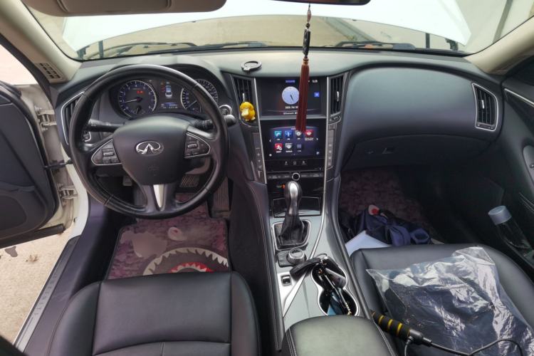 Used Infiniti Q50L 2016 2.0T Comfort Edition Center Console