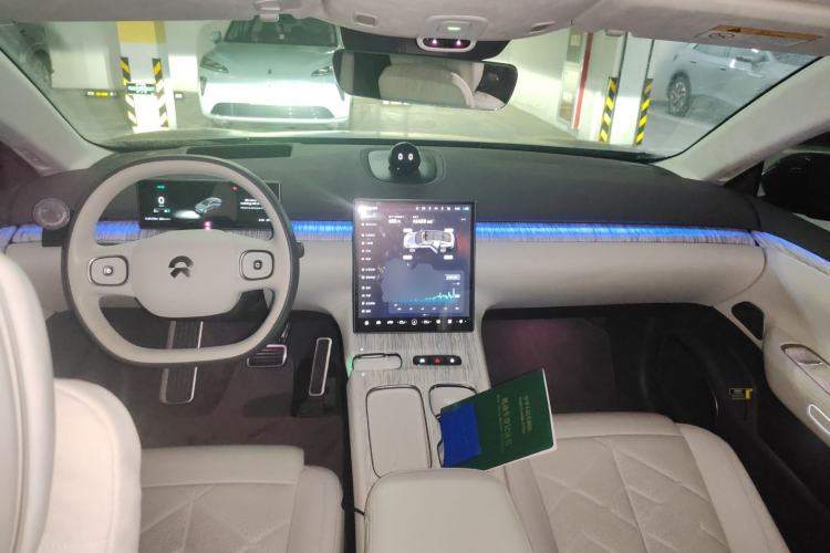 Used Nio ET7 2024 75 kWh Executive Signature Edition Center Console