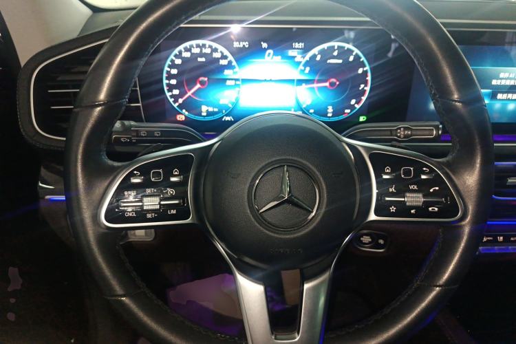 Used Mercedes-Benz GLE 2023 GLE 350 4MATIC Stylish Model Steering Wheel
