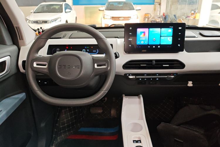 Used Geely Galaxy Panda 2024 Panda Mini 200km Endurance Bear Center Console