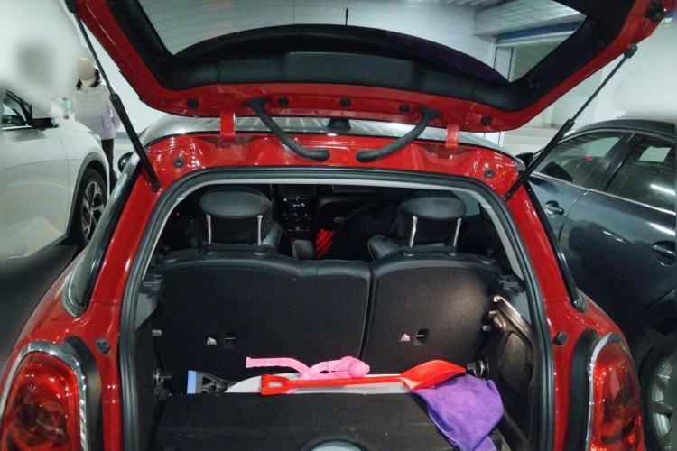 Used MINI 2017 1.5T COOPER Limited Edition in Ice Blue Trunk