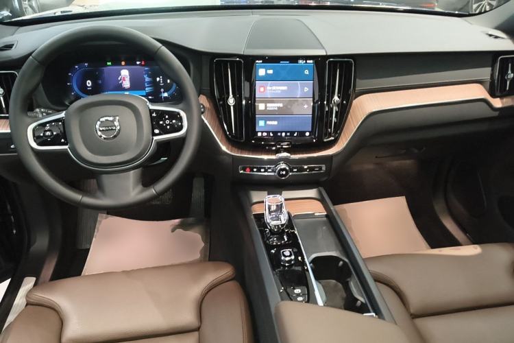 Used Volvo XC60 2025 B5 Four-Wheel Drive Smart & Advanced Luxury Edition