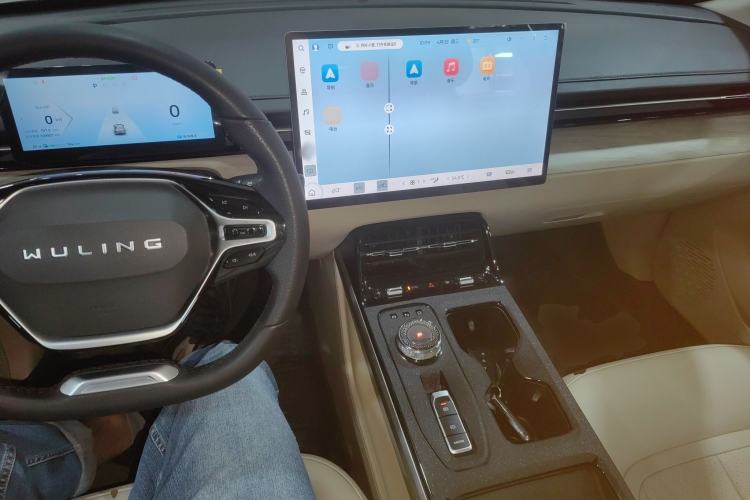 Used Wuling Xingguang 2024 Co-Creation Edition 510 Advanced Model
