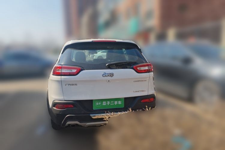 Used Jeep Cherokee 2017 2.0L Superior Edition Rear