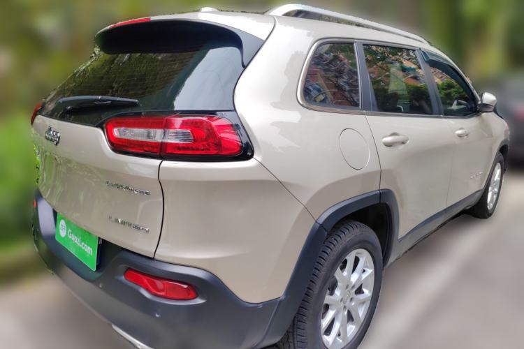 Used Jeep Cherokee 2017 2.4L Leading Edition Rear Right 45 Deg